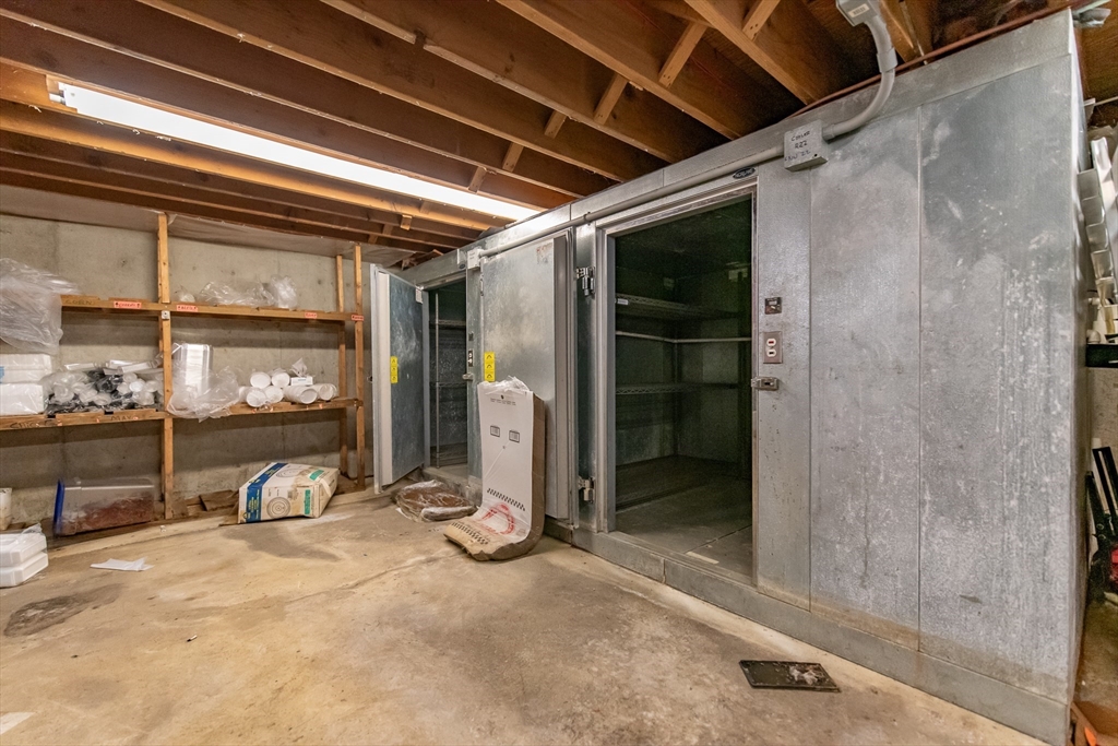 420 Social Property Photo 27