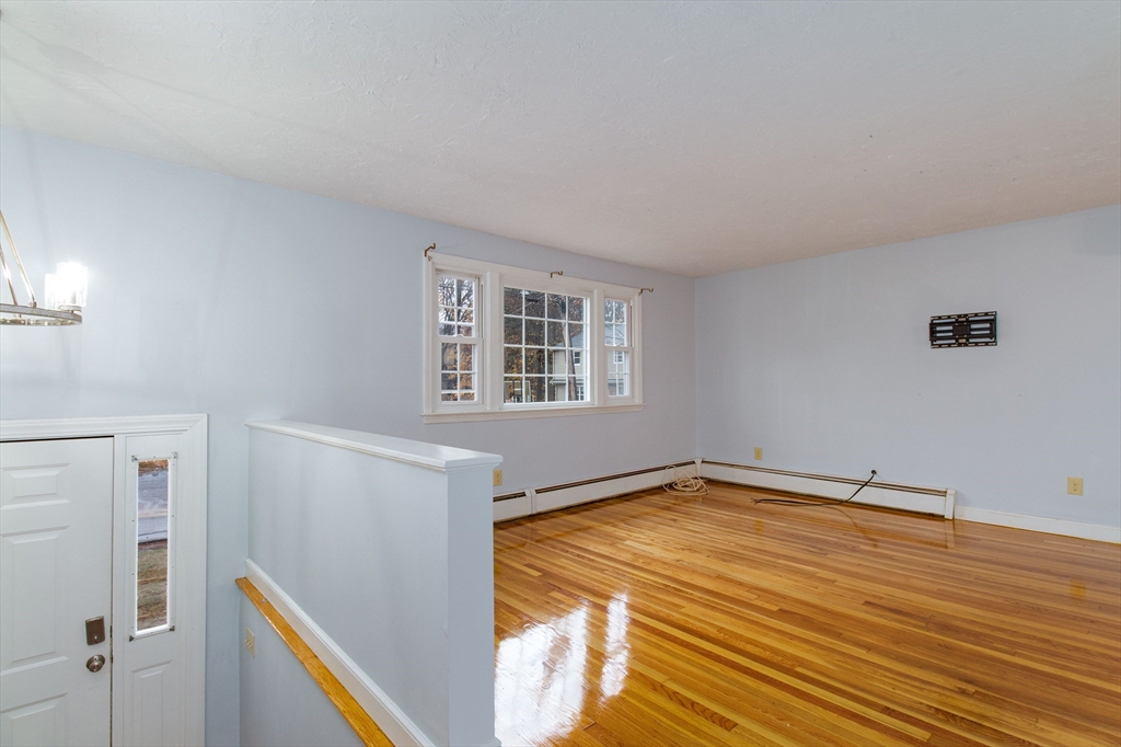 19 Metcalf Ave Property Photo 3