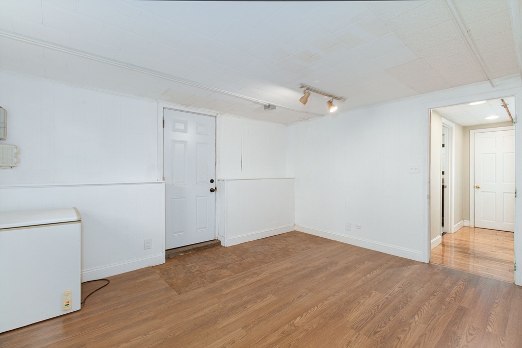 19 Metcalf Ave Property Photo 26