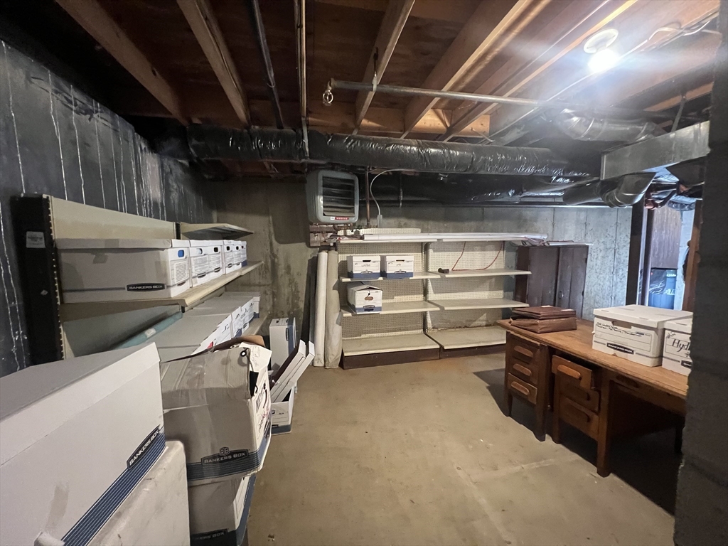 20 Common St Property Photo 8