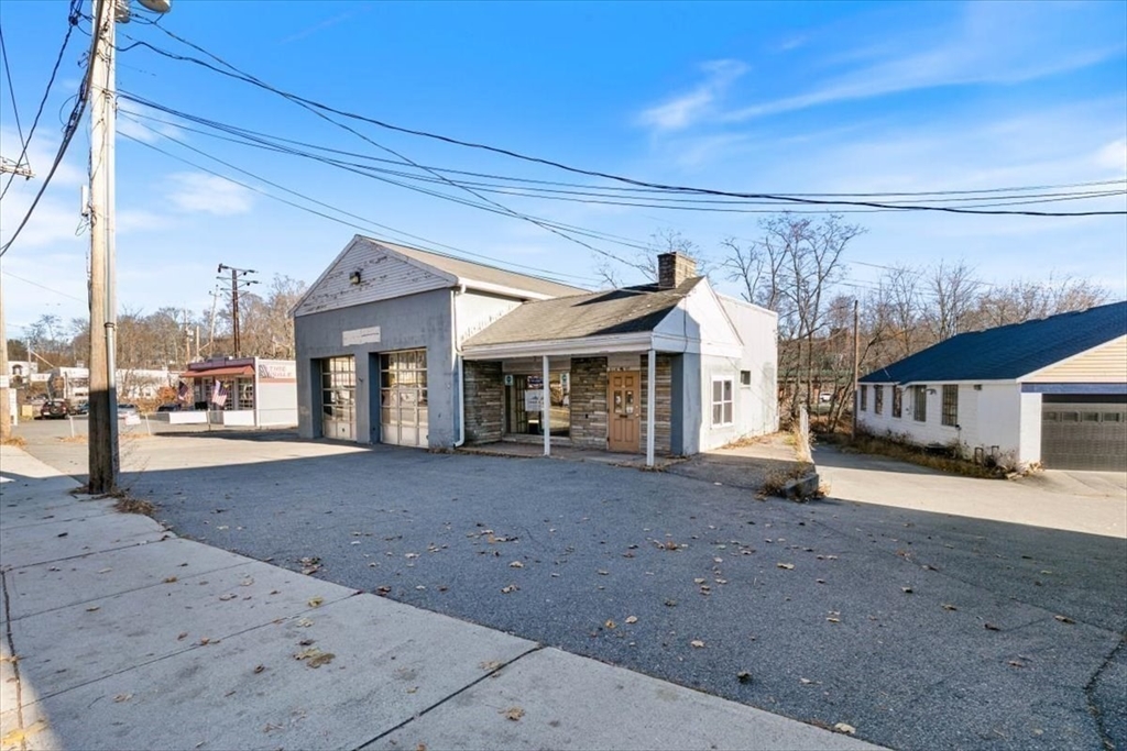 46 Elm St Property Photo 14