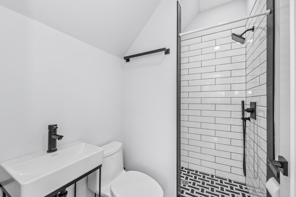 7 Yukon Avenue # 0 Property Photo 17