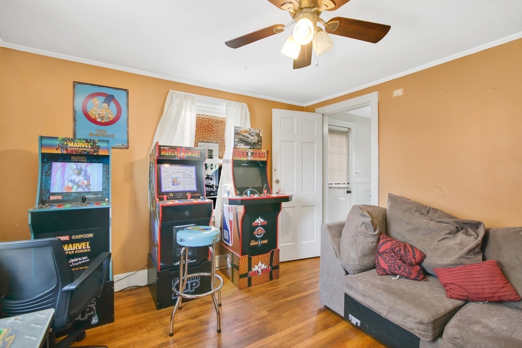 95 Leavitt Street Property Photo 11