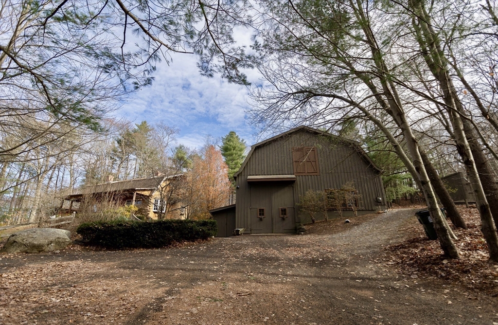 53 Hollow Property Photo 1