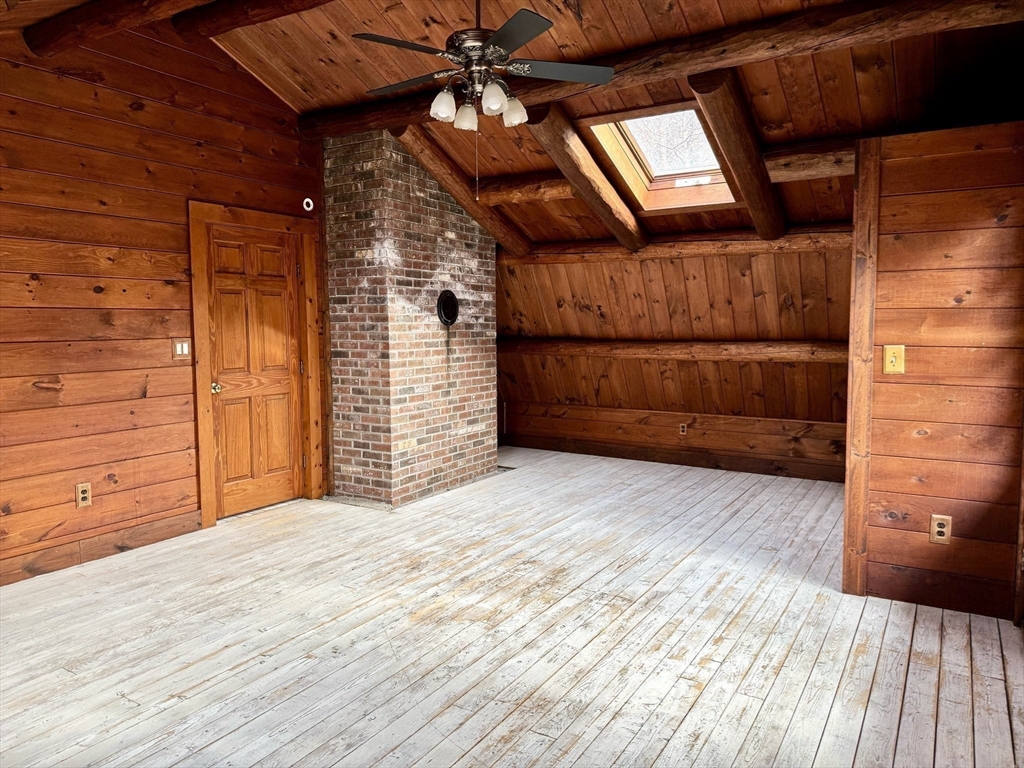 53 Hollow Property Photo 18