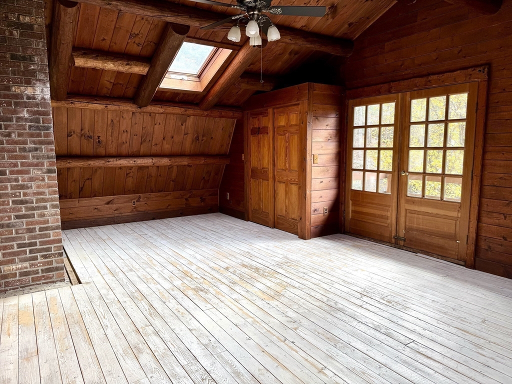 53 Hollow Property Photo 19