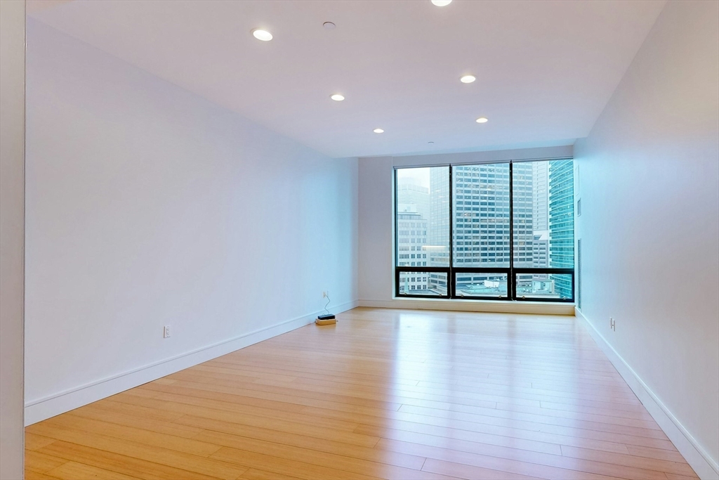 45 Province St # 1905 Property Photo 3