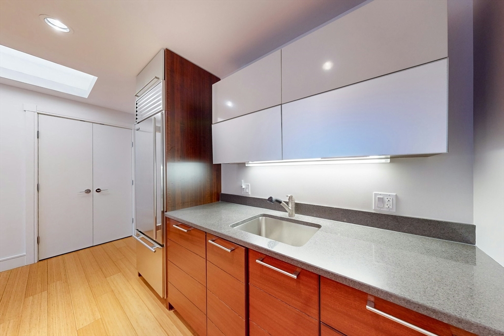 45 Province St # 1905 Property Photo 13