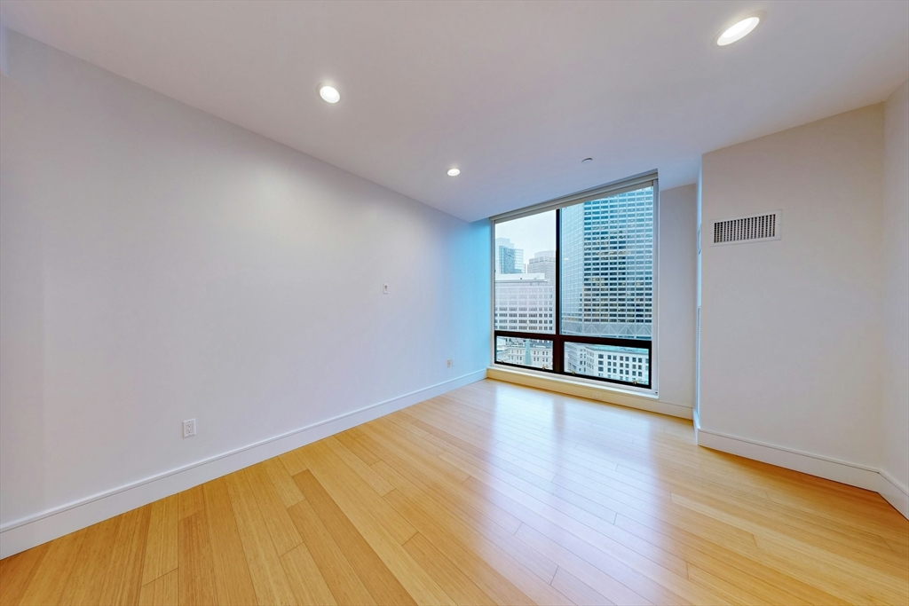 45 Province St # 1905 Property Photo 14