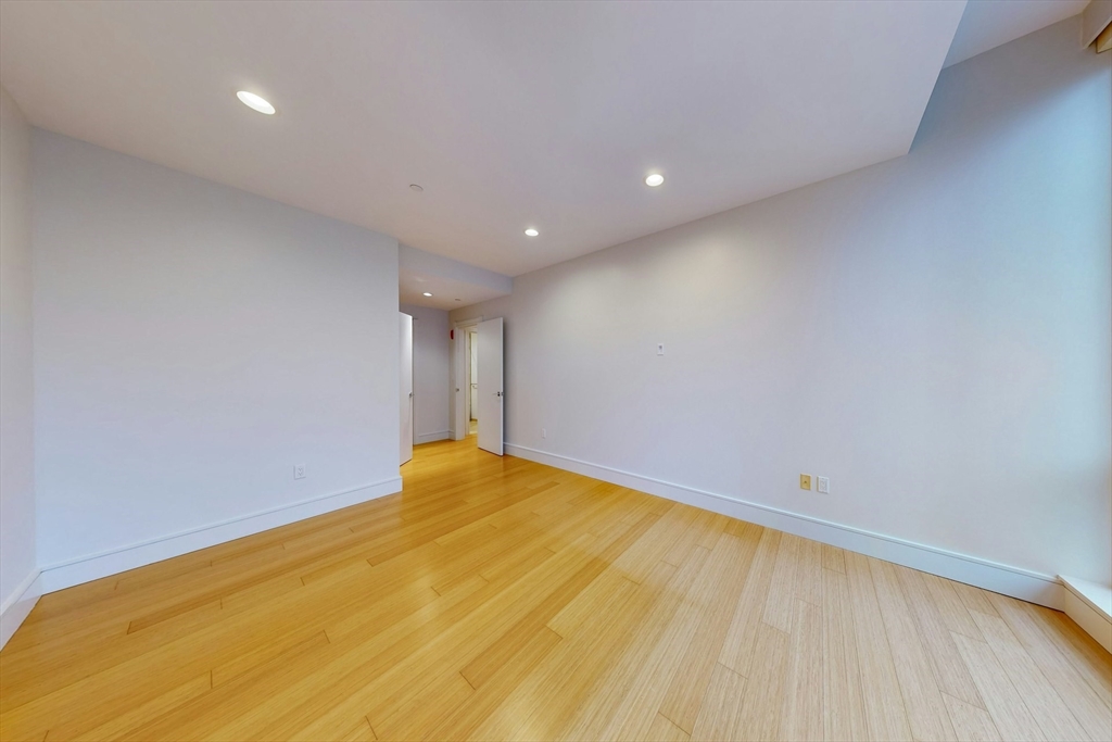 45 Province St # 1905 Property Photo 16