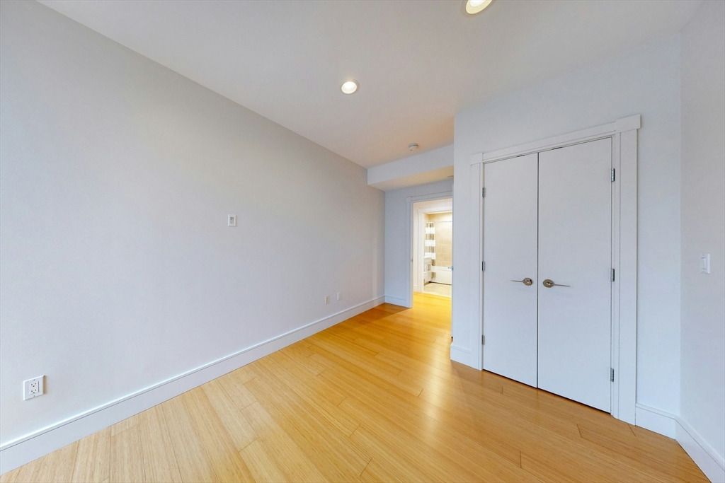 45 Province St # 1905 Property Photo 23