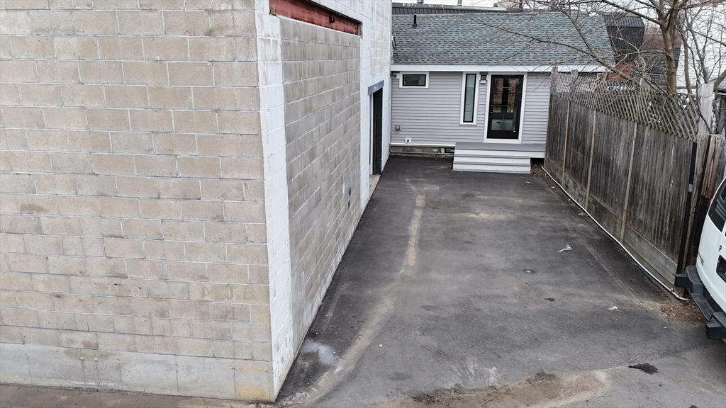 2-r Aaron St Property Photo 3