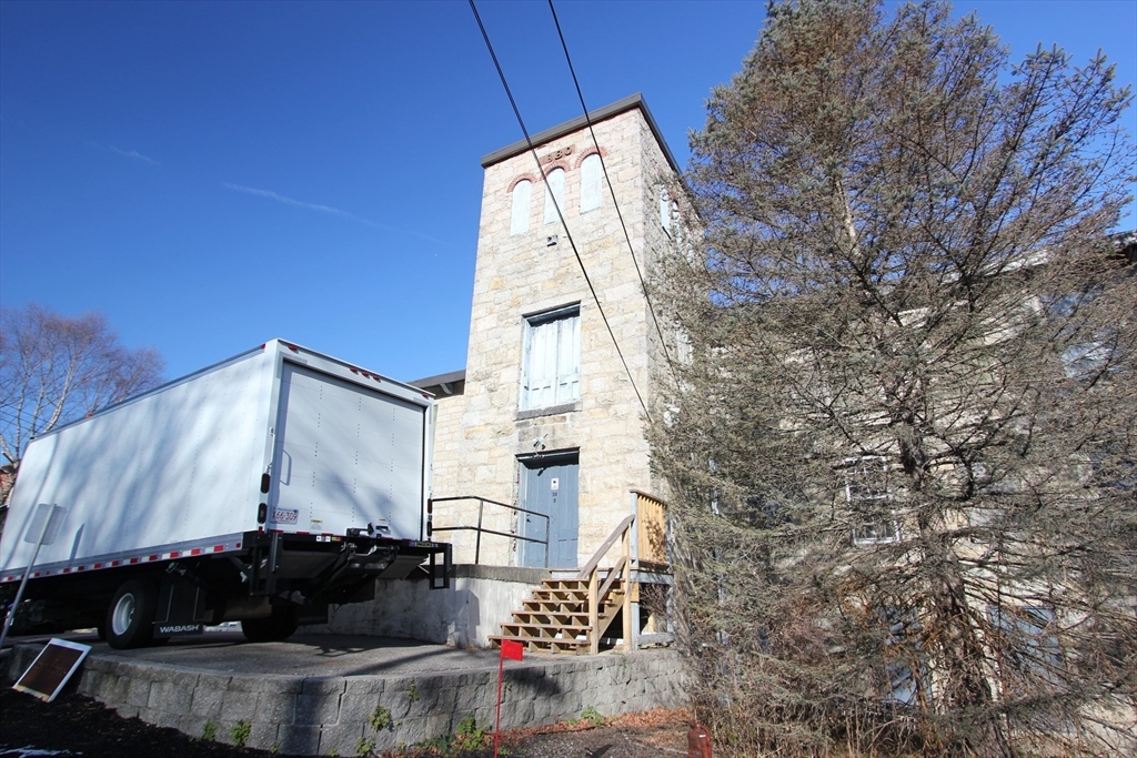 38 Maple St Property Photo 13