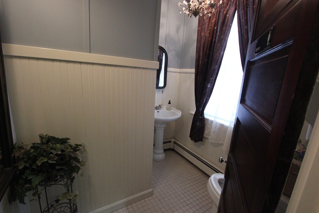 8 Court St Property Photo 6