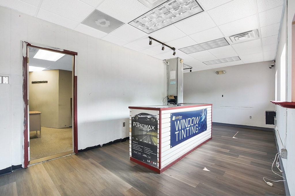 1576 State Street Property Photo 5