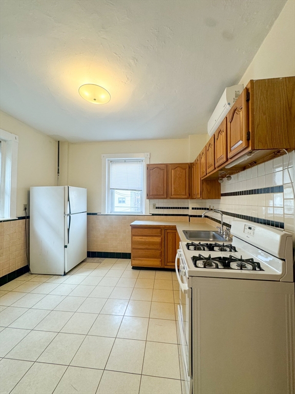 223 Harvard Ave # 4 Property Photo 2