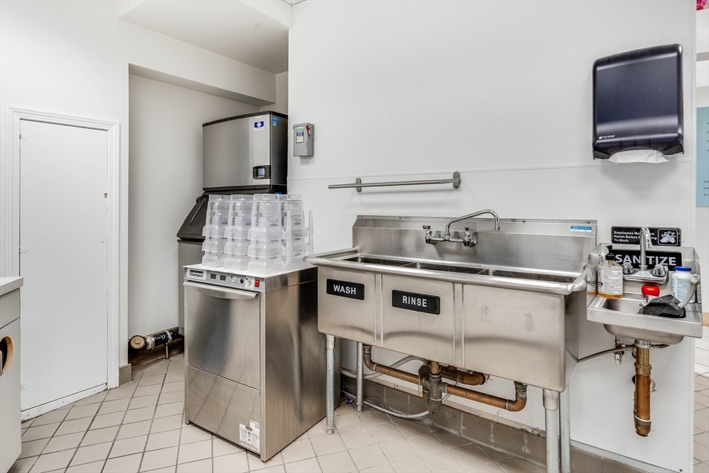 215 Newbury Street # 1 Property Photo 11