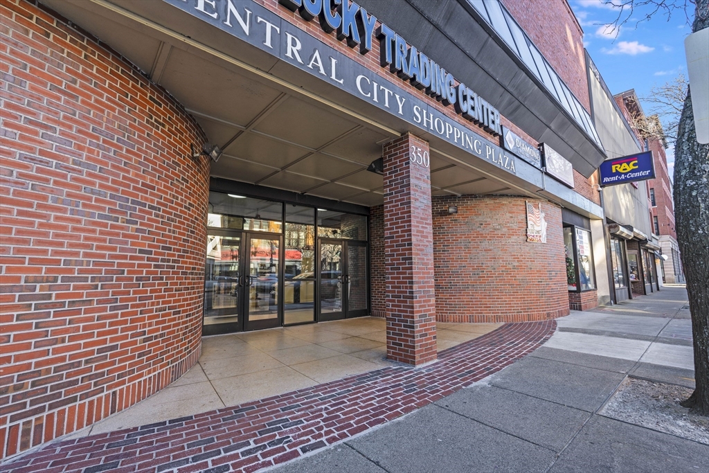 350 Essex Street Property Photo 1