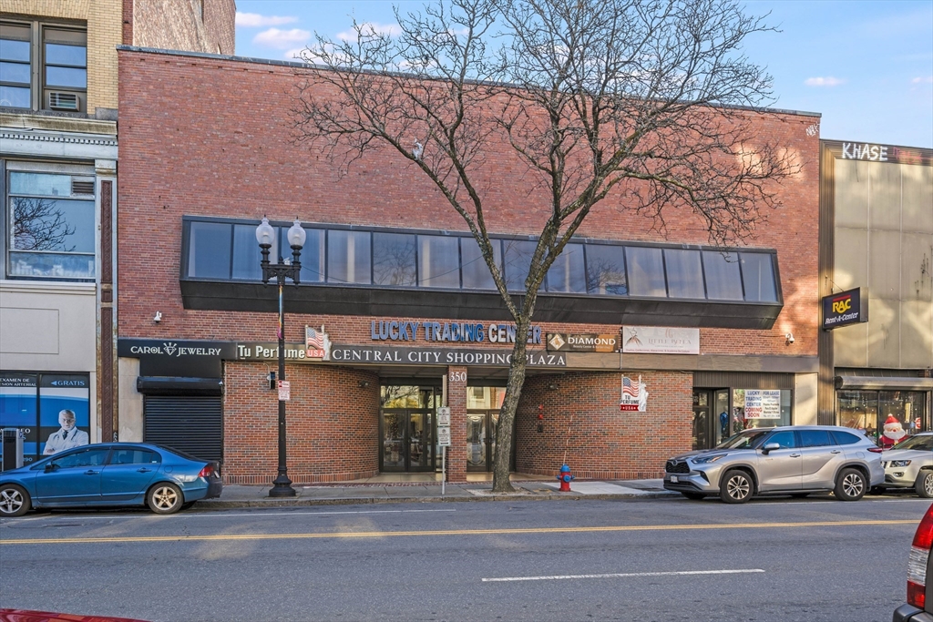 350 Essex Street Property Photo 20