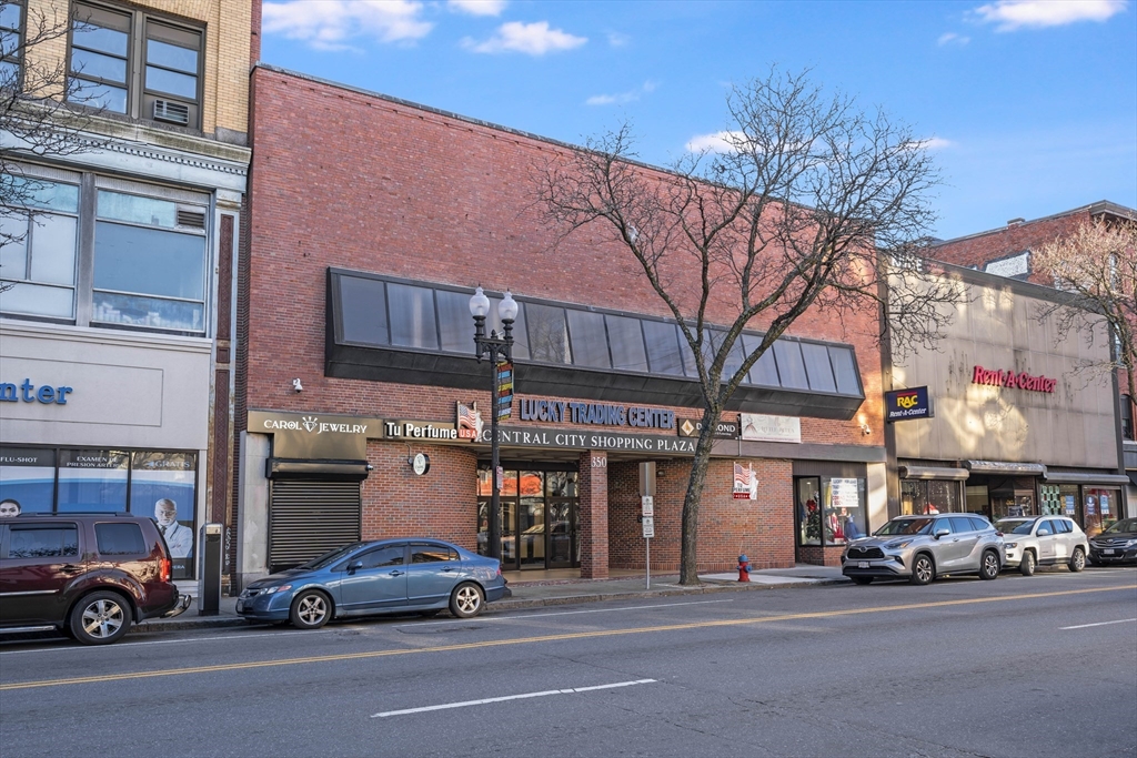 350 Essex Street Property Photo 21