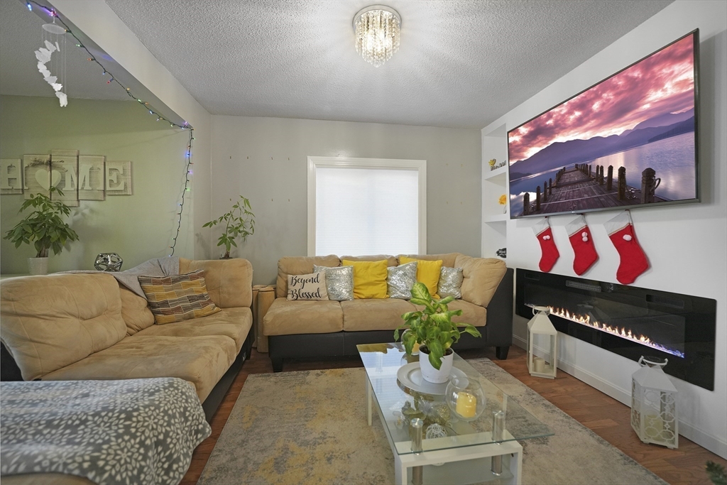 28 Weaver St Property Photo 8