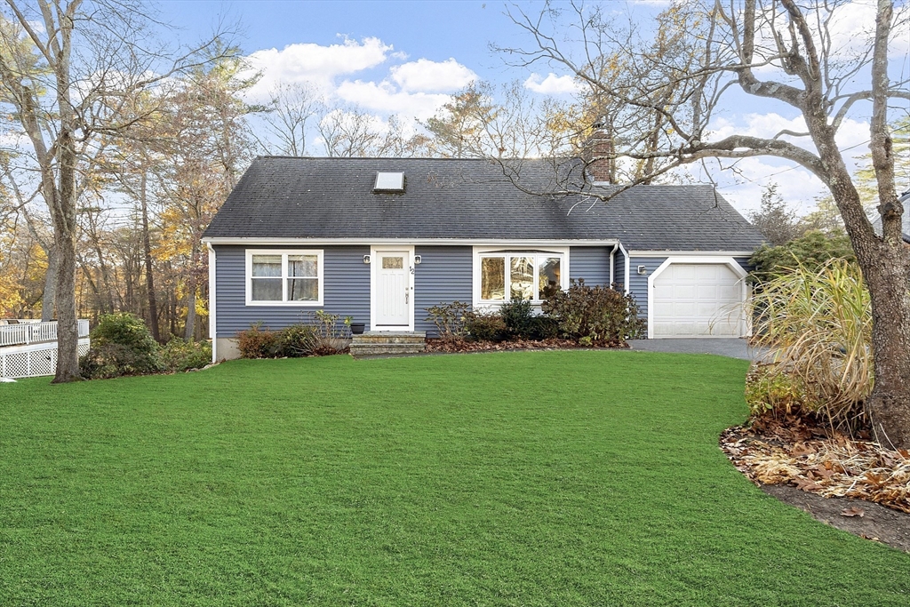 12 Arrowhead Rd Property Photo