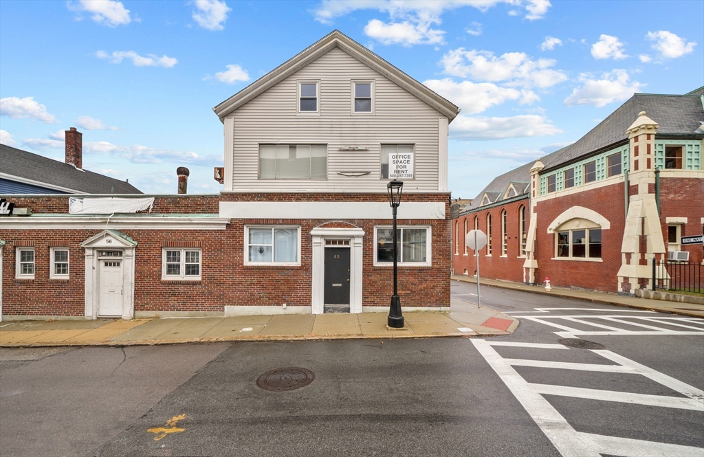 60 Rock St Property Photo 1
