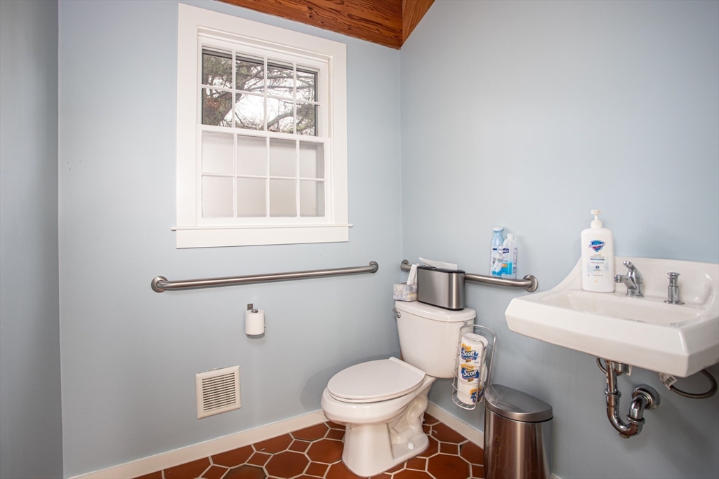 767 Main Rd # 1 Property Photo 14