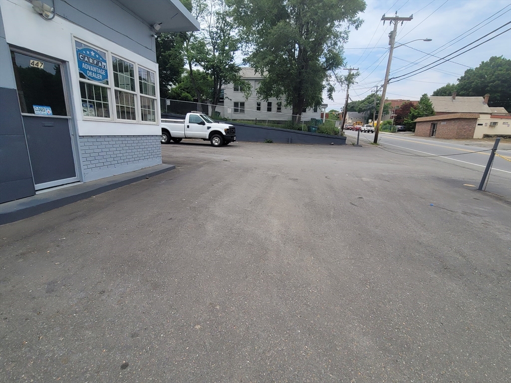 447 Water St Property Photo 9