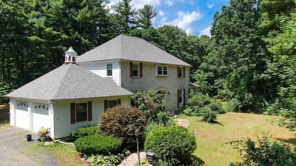 217 Grove St Property Photo 1