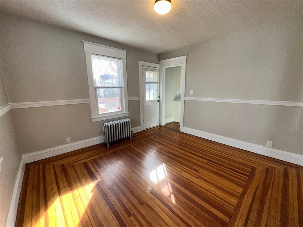 37 Day St Property Photo 7