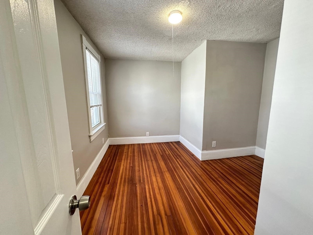 37 Day St Property Photo 12