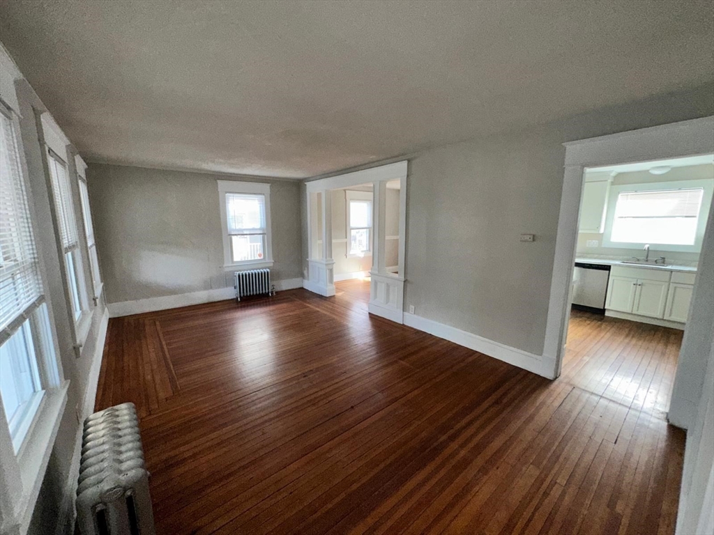 37 Day St Property Photo 14
