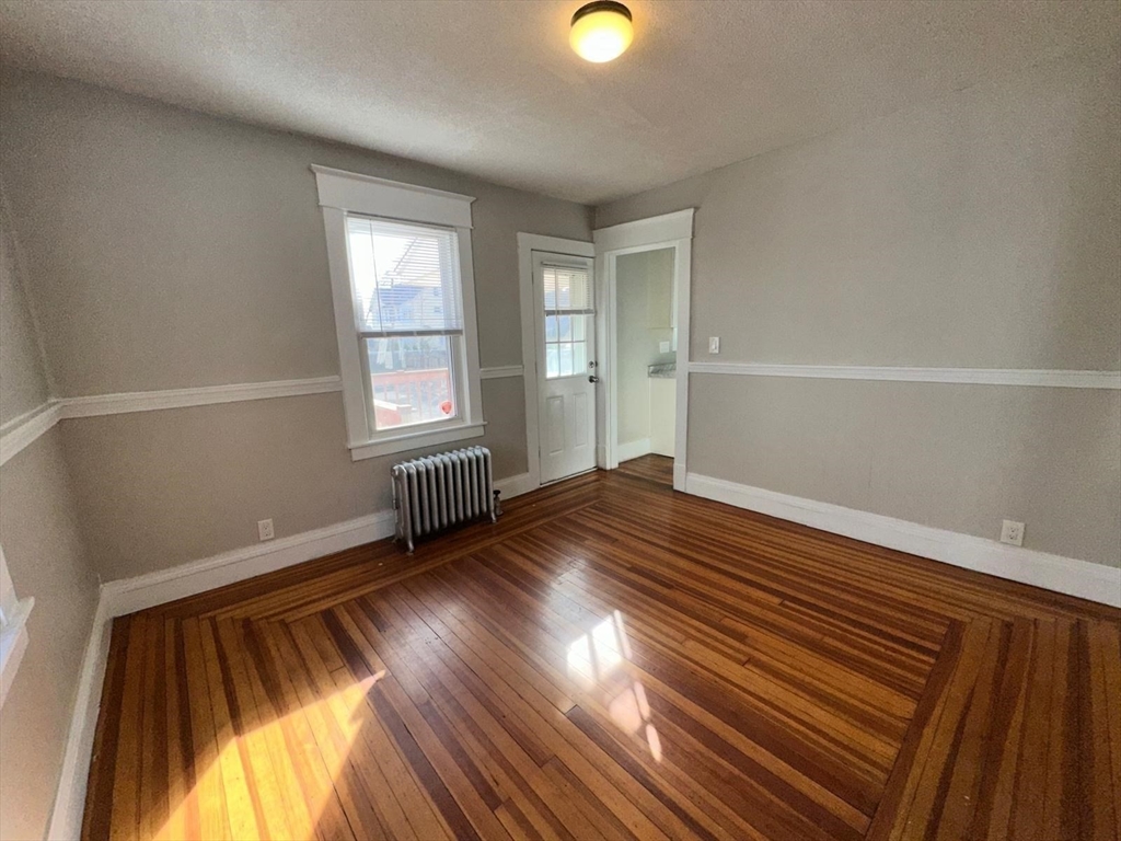 37 Day St Property Photo 15