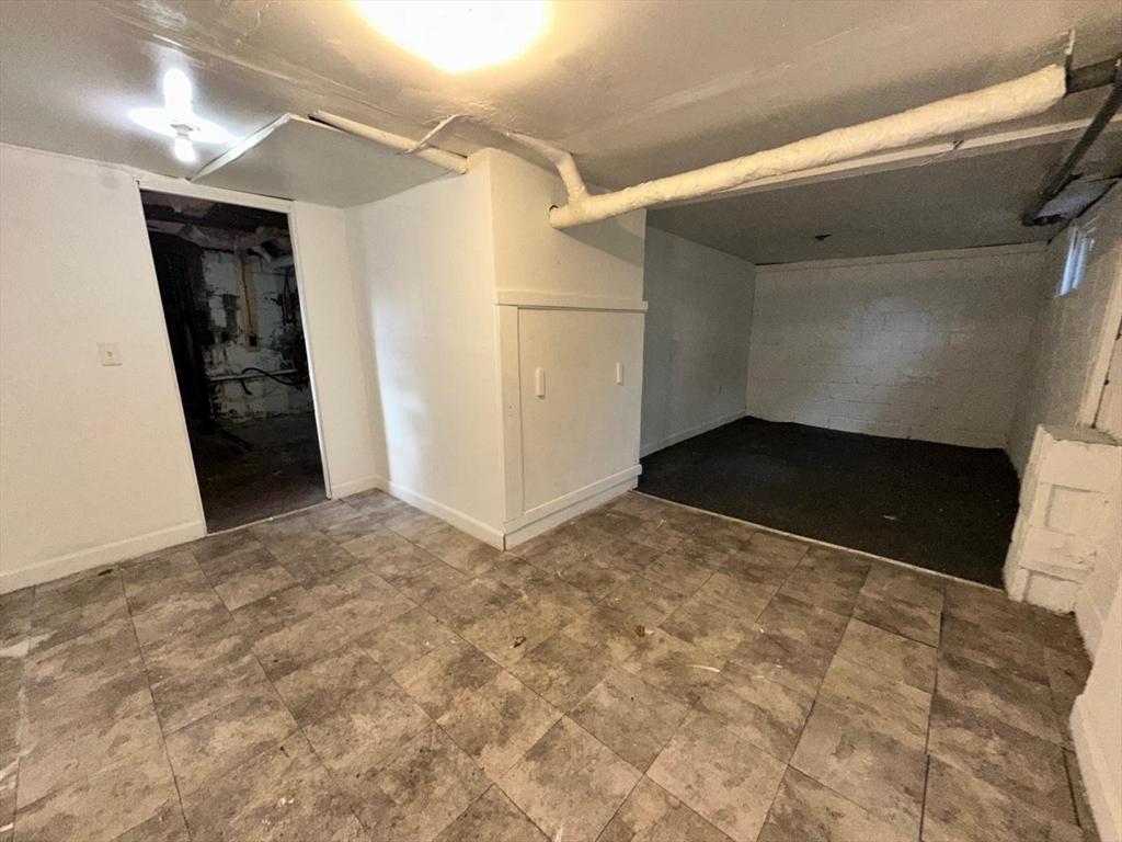 37 Day St Property Photo 19