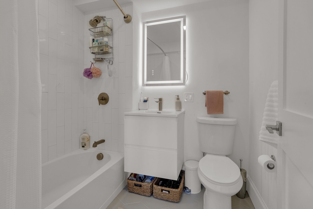 26 Bradlee Rd # 402 Property Photo 5
