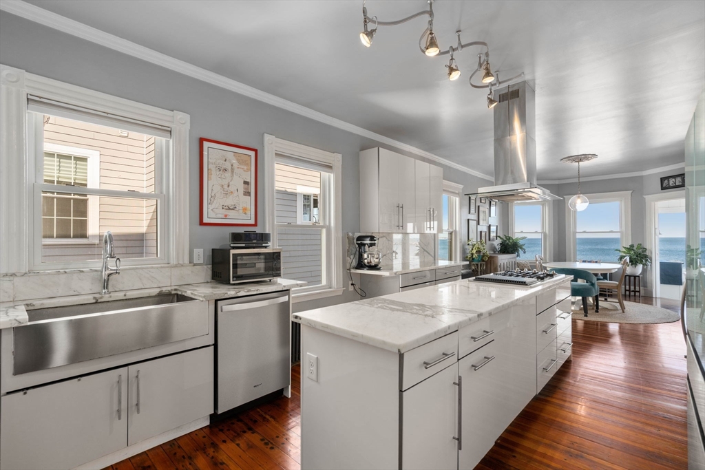144 Winthrop Shore Dr # 2 Property Photo 2
