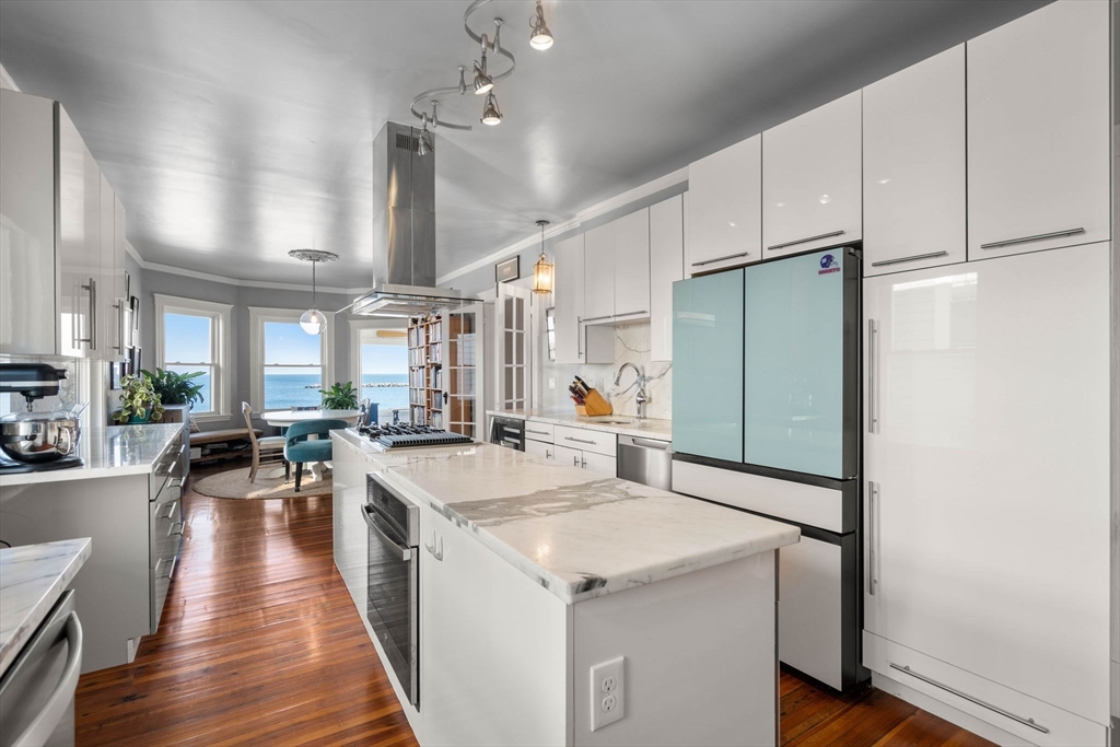 144 Winthrop Shore Dr # 2 Property Photo 3