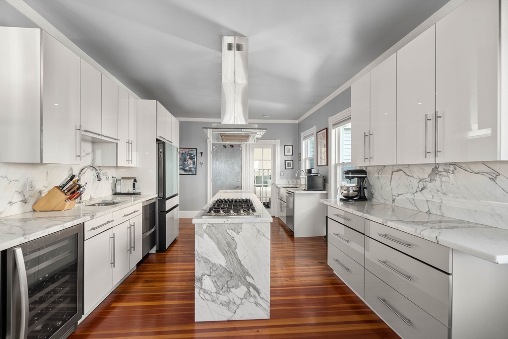 144 Winthrop Shore Dr # 2 Property Photo 4