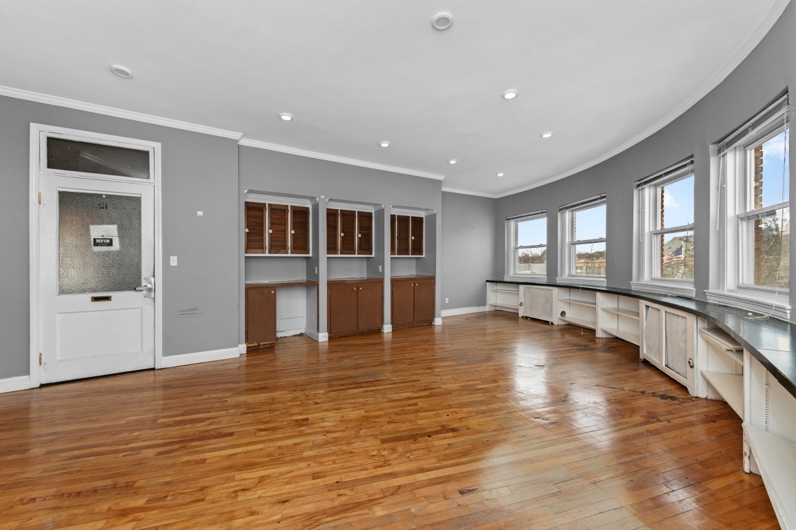 11 Salem Street # 12 Property Photo 6