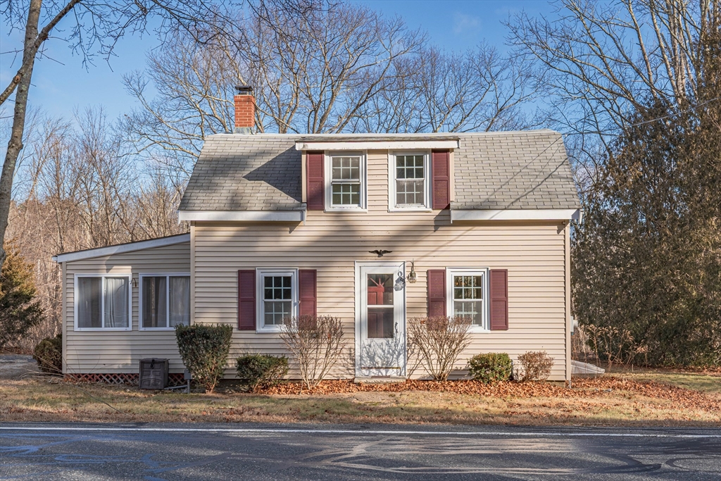 89 Forest St Property Photo