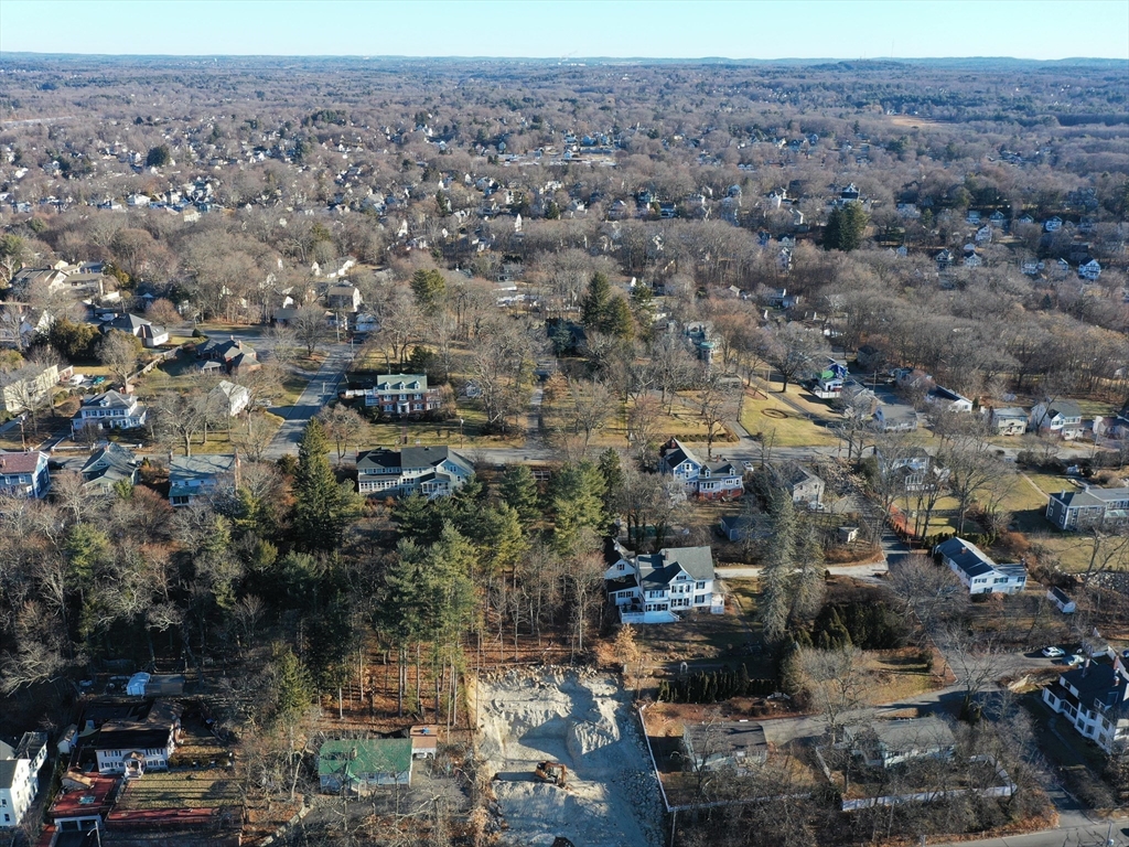 346 Rogers St Property Photo 12