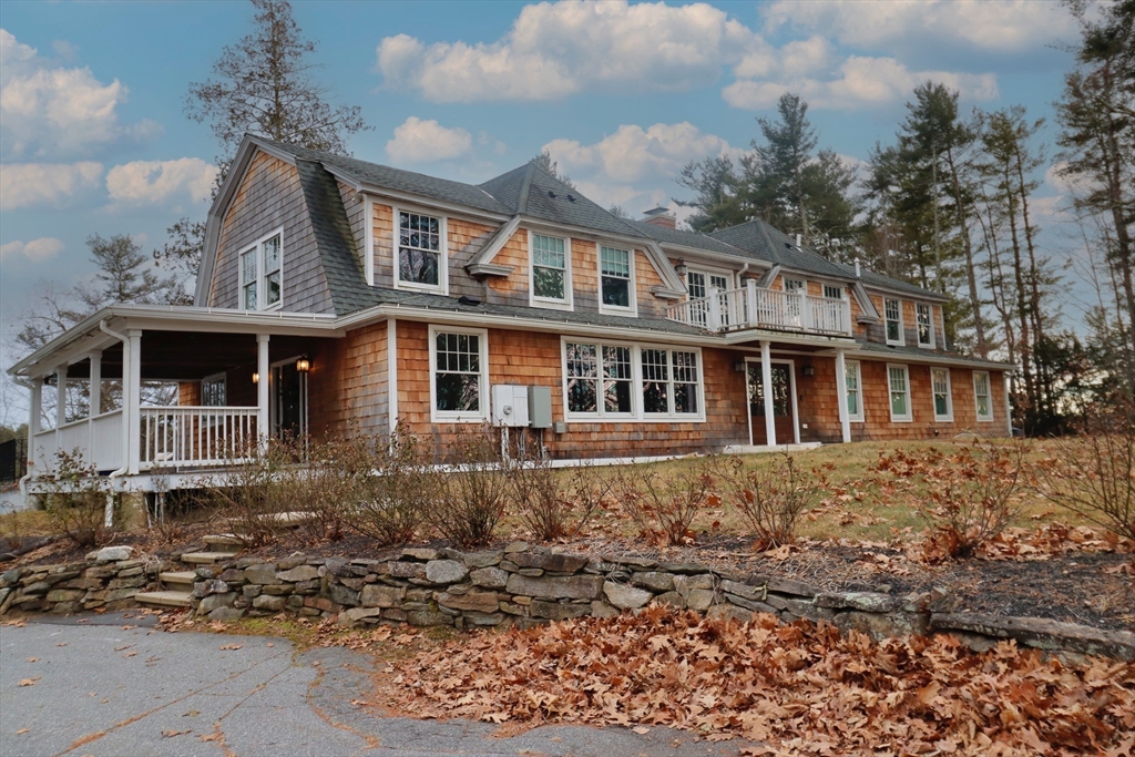 4 Omega Way Property Photo 3