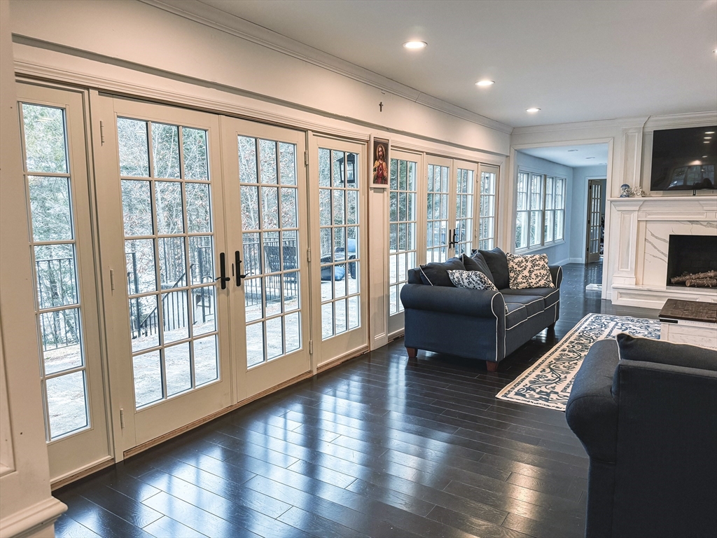 4 Omega Way Property Photo 13
