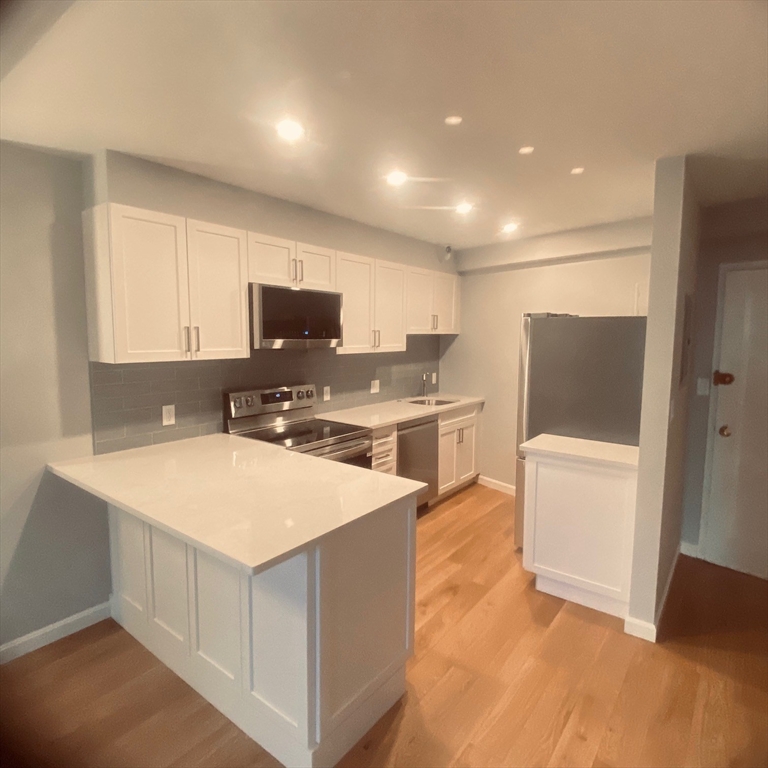 145 Pinckney # 302 Property Photo 6