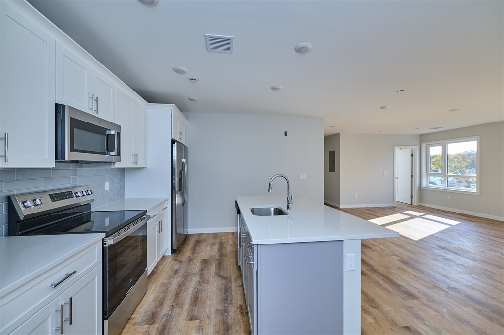 510 Willard Street # 407 Property Photo 1