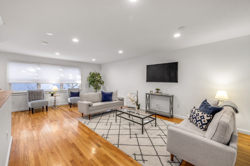 Aggasiz Harvard North Real Estate Listings Main Image