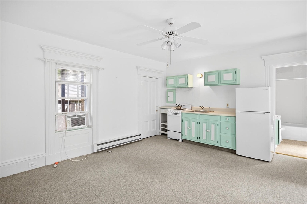 216 Main St Property Photo 14