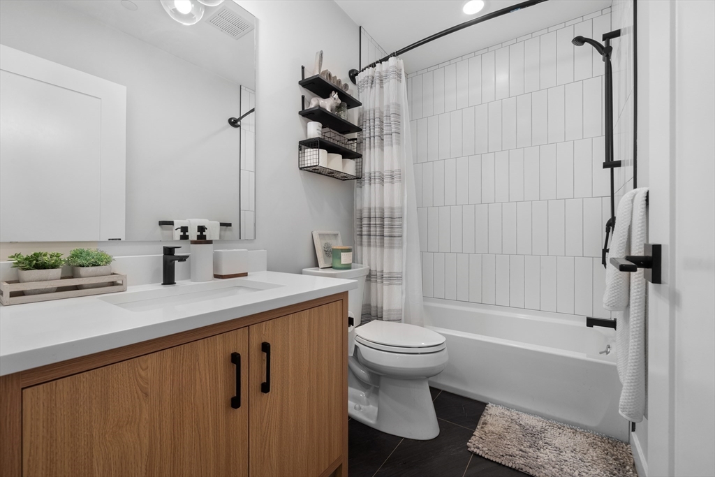 457 W Broadway # 507 Property Photo 15