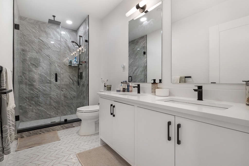 457 W Broadway # 507 Property Photo 16